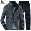 TRACKSUIT MEN SET L-3XL 4XL 5XL Mäns 2 stycken Set Fjäder Höst Ny Ungdom Casual Clothing Fitness Tracksuits Splicing Set T236 G1209