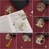 Bokmärke Dunhuang Mural Retro Carving Metal Bookmarks Hollow Pendant Tassel Book Clip Pagination Mark Skolpapper Studentgåva