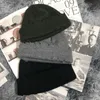Mens Hats Autumn and Winter Beanies INS Fashion Solid Color Thickened Warm Knitted Wool Hats Perforated Hats5850166