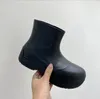 النعال 2021 الفاخرة النساء المطر الأحذية المطاط السيدات المشي للماء الكاحل عارضة سميكة أسفل الحذاء قصير