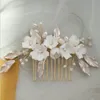 SLBRIDAL Handgjorda sötvattenspärlor Ceram Flower Bridal Comb Pin Set Bröllop Headpieces Kvinnor Smycken Hårtillbehör