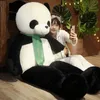 Giant Cartoon Panda Doll Ogromne Śliczne Uściski Niedźwiedź Pluszowa Zabawka Poduszka Poduszka Prezent Urodzinowy Dla Chłopców Dziewcząt Dekoracja 71Inch 180 cm DY50994