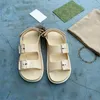 2022 Kvinnors sandal med mini dubbel G Desginer Rubber Platform Sandaler Jelly tofflor Pink Purple Fashion Girls Summer Beach Casual Shoes Having Box 299