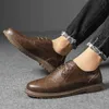 Sapatos de vestido Outono Inverno New Black Homens Formal Brand Marca Clássico Business Cavalheiro Plus Tamanho 38-44 220223