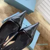 Originele modellen P-DA Luxe Designer Merk Puntige Sandalen 2021 Mode Lederen Mond Hoge Hakken S