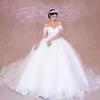 2021 Sexy Dubai Arabo Ball Gown Abiti da sposa Abiti da sposa Off spalla Illusion Sheer Appliques di pizzo Perline Cappella Treno Puffy Plus Size Vestido De Novia