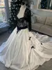 2021 Svartvit Elfenbenskula Gods Gothic Bröllopsklänningar med jacka Sweetheart Corset Tillbaka Vintage Bridal Gowns Cusotm gjorde färgglada brudklänningar