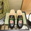 Moda Tasarımcısı Kadın Kürk Terlik Arı Loafer'lar Hakiki Deri Katır Princetown Kadın Beyaz Siyah metal toka zincir Rahat Düz Ayakkabı Terlik 35-41with kutusu