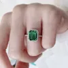 Oevas 100% 925 Sterling Silver 8 * 10mm Emerald Wedding Ringar för Kvinnor Sparkling High Carbon Diamond Party Fine Smycken Partihandel 210924