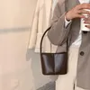 Torby na ramię Vintage Mini PU Leather Tote dla kobiet 2021 Winter Trend Torebka Dama Trending Travel Cudzysłowca Torebki