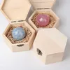 Sfera di cristallo naturale ruvida lucidata, scatola regalo in legno, ornamenti artistici, decorazione del desktop di casa, pietra di energia Reiki curativa minerale