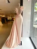 Pink Feather Arabic 2022 Prom Dresses With Train Beading Crystal Long Evening Formal Wear Party Second Reception Gowns