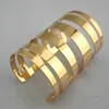 UKMOC Fashion Gold Color Silver Färg Öppnad Manschett Bangles För Kvinnor Hollow Out Design Armband Charm Smycken Tillbehör Q0719