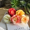 Couronnes de fleurs décoratives 10 pièces/lot soie Rose tête de fleur artificielle décor à la maison mariage route plomb mur plante fausse couronne