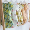 Biologisch katoen zachte aanraking baby meisje zomer kleding sets mooie fruit patroon korte mouw t-shirt bloeiers outfits 210619