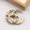 Luxury Women Retro Designer Brand Double Letter Snake Broches 18K Bated Gold Bated Crystal Reth Round Round Jóias Broche de Pin Pearl Decoração