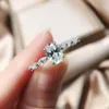 Cluster ringen oekdfn luxe 925 sterling zilveren ring ovaal gecreëerd moissanite edelsteen bruiloftsbetrokkenheid voor vrouwen jubileum jood297l