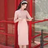 Etniczna Odzież Elegancka Różowa Bawełna Drukuj Kwiatowy Chiński Dress Sexy Pół Rękaw Mandarin Collar QIPAO Slim Lady Vintage Przycisk Cheongsams