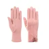 розовые кружевные перчатки