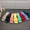 Vrouwen Slippers Dikke Bodem Sandalen Chunky Rubber Slides Platform Alfabet Dame Slipper Heldere lederen Hak Sandaal Mode Strand Schoenen maat 35-40