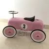 Doki Toy INS Nordic Storm Als Auto Metall Klassische Kinder Vier Roller Skating Fahren Hintergrund Requisiten Wanderer Beliebte 2021