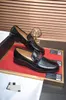 A 2021 chaussures habillées en cuir Europe mode hommes affaires talon bas doux lisse ciré cuir de vachette laçage chaussures pointues