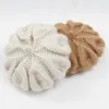 Femmes tricot hiver bérets luxe élégant coton béret évider fleurs décoratif main accroché automne dames cool chapeau