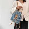 Burminsa Lettere Stampa Denim Zaino con coulisse per le donne Causale Ragazze della scuola Bagpack giornaliero Blu Piccole borse da viaggio Estate 2021 Y0804