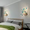 ウォールランプ現代ゴールデンメタルブランチ自然瑪瑙フレークLEDカラースコンスライトホーム装飾屋内照明器具