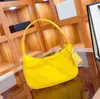 Partihandel Summer Underarm Bag Luxurys designers v￤skor axel handv￤ska messenger kvinnor totes mode vintage handv￤skor tryckt crossbody koppling handv￤ska pl￥nbok