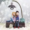 1 pcs casal caráter ornamentos com artesanato de resina luz LED para decoração de jardim de casa meninos criativos e meninas luz da noite 210728