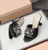 Crystal geborduurde vrouwelijke Designer Sandalen Fashion Bling Party Slippers voor vrouwen Nieuwe hoge hiel 8,5 cm vrouwelijke sandalen