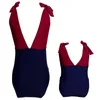 Färgkombination Mamma och Mig Badkläder Familj Matchande Kläder Tropisk V-Neck Holiday Ins Fashion Costume 210529