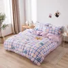 Conjuntos de roupas de cama 2022 Kawaii Strawberry Plaid Size Size 4pcs Definir desenho animado para meninas para crianças Passagem de edredom de edredom