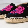 Mode män loafers espadrilles skor designers sneakers mbroidy tiger stretch lägenheter tryck canvas mode kvinnliga tränare 303