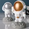 Sculpture d'astronaute créative en résine nordique, magasin de figurines, artisanat, bureau, accessoires de décoration pour la maison, cadeau d'anniversaire moderne, dessin animé