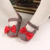 Primeiros caminhantes nascidos bebê meninas primavera verão outono flats glitter bowknot princesa vestido sapatos no-slip 0-18m