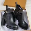 Kvinnors Ankel Boot Designer Luxury Martin Desert Boots Beige och Ebony 100% Äkta Läder Quilted Lace-up Winter Shoes Rubber Lug Sole