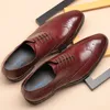 Formale Herren-Oxfords aus echtem Leder, Flügelspitzen-Kleid-Schuhe, Hochzeits-Party-Schuhe, Schnürschuhe, spitze Zehen, Brogues, geschnitzte Schuhe für Männer F78