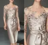 Champagne Mother of the Bride Groom Dresses 2022 Plus Size Elegant See Through Bateau Neck Knee Length Satin Lace Godmother Wedding Party Gowns