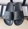 Fashion-classic slipper säljer bra gummi sandaler glider blommig brokad män kvinnor mode tofflor röd vit växellåda casual av sko