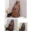 Çapraz Vücut Messenger Çanta Deri Erkekler Göğüs Vintage Crossbody Omuz Erkek Iş Sling Çanta Erkek Casual Pack