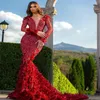 Luxury Red Mermaid aftonklänningar V Neck pärlor Fjäder Långärmar Prom Dress Ruffle Open Back Sweep Train Formal Party Gown244L