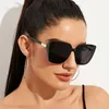 2021 Novos óculos de sol femininos com lentes retangulares pretas proteção óculos vintage moda meninas