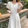 Korejpaa Kvinnor Klänning Sommar Koreansk Fashion Chic Gentle Vintage Solid Färg V-Neck Jacquary Waist-Tie Bubble Sleeve Vestido 210526