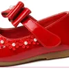 Çiçek Çocuk Kız Beyaz Kırmızı Patent Deri Prenses Ayakkabı Küçük Kızlar Için Okul Yay Düğün Parti Dans Elbise Ayakkabı Ayakkabı AA220311