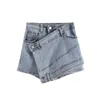 DEAT Frauen Asymmetrische Personalisierte Denim Shorts Hohe Taille Mode Temperament Frühling Sommer 11D1756 210709