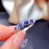 Fashion Chic Small Blue Crystal Topaz Gemstones Zircon Diamonds Anneaux pour les femmes Bijoux Couleur argentée en or blanc