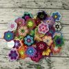 Decorazione Centrini all'uncinetto Fatti a mano all'uncinetto Coppa Pad Sottobicchieri di fiori multicolori Tovagliette rotonde 8 cm Toppa per vestiti in lana 30 pezzi / 210706