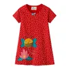 Hoppmätare babyflickor klänningar bomull prickar sommar applique säljer bi barnkläder 2-7t party 210529